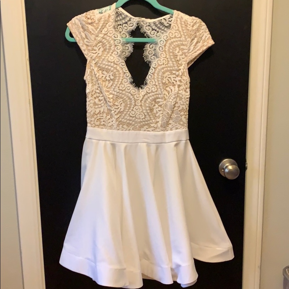 Women’s White Lacy Dress